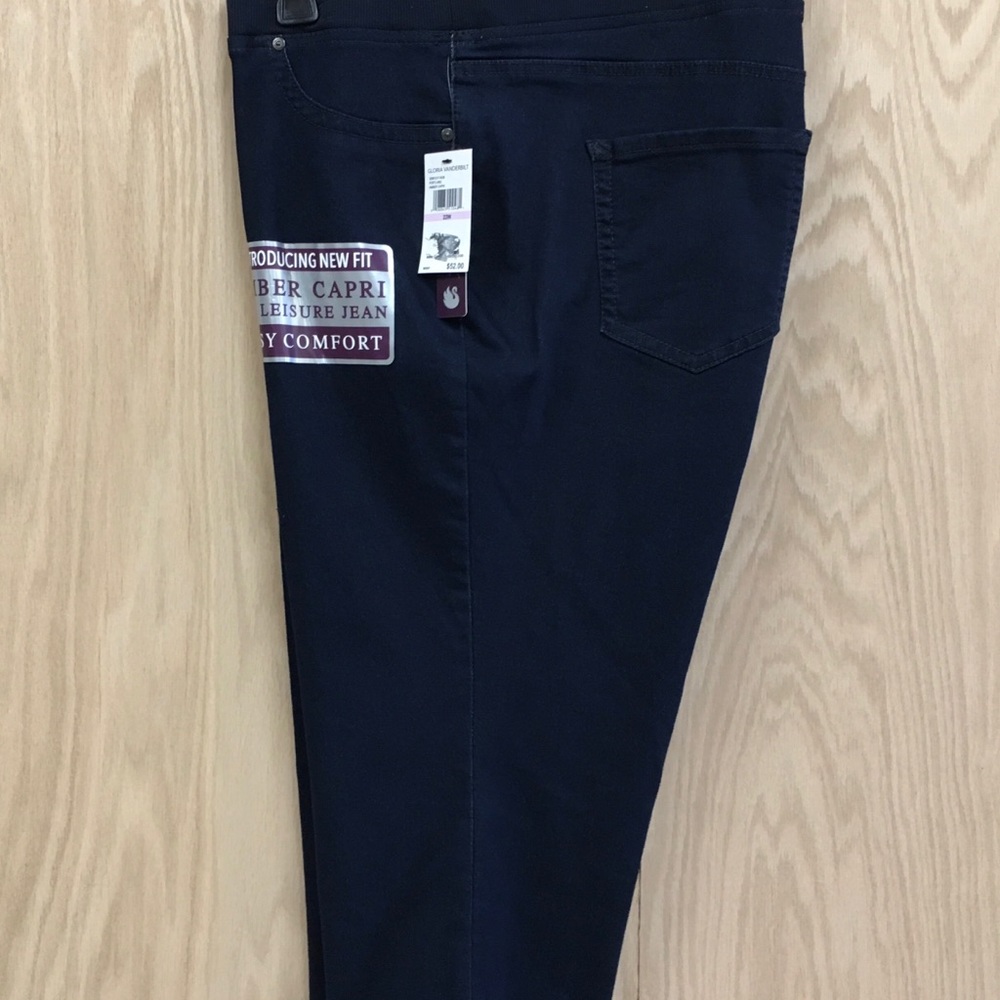 Gloria Vanderbilt Portland Amber Capris NWT Sz 22W